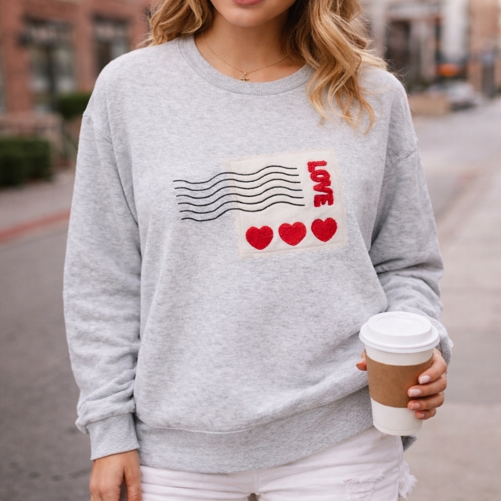 Jane + Delancey Love‎ Letter Graphic Sweatshirt M Gray Cozy Loungewear NWT